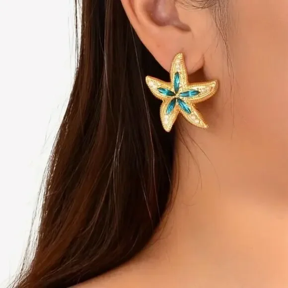 🩵 Betsey Johnson NEW Sparkling crystal starfish earrings 🩵 - Picture 9 of 9